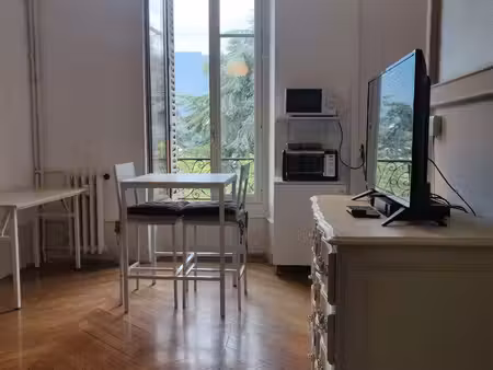 studio meublé