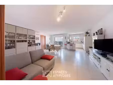 appartement traversant avec balcon et garage