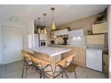 vaulx en velin - appartement - t3 - 57 96 m² - balcon - place de stationnement