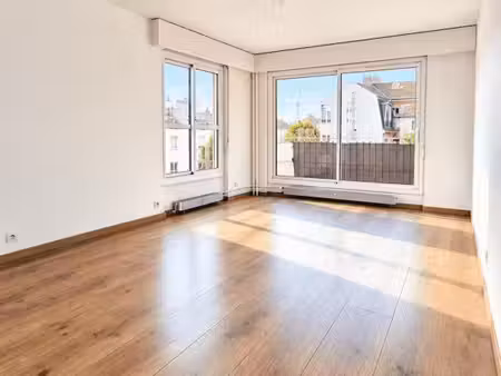appartement - 5ème étage - 60.14 m2 - 2 pièces - non meublé - place de parking en sus