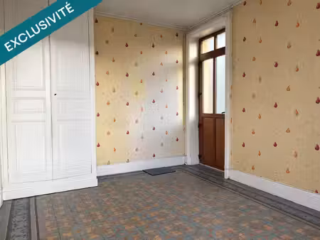un t1 qui voit grand : garage  parking et annexes !
