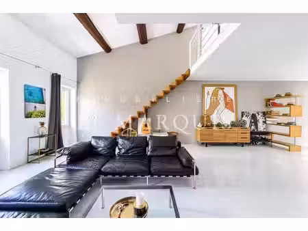 loft contemporain – dernier étage – rénové avec goût – vieux-port marseille