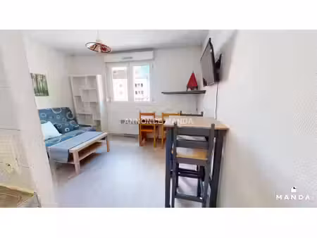 studio meublé - 37  avenue de vizille  38000  grenoble  france