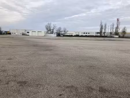 location terrain 19000m²