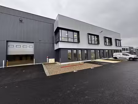 location local d’activités 541m² à 3265m²