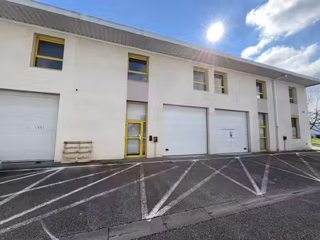 location local d’activités 212m²