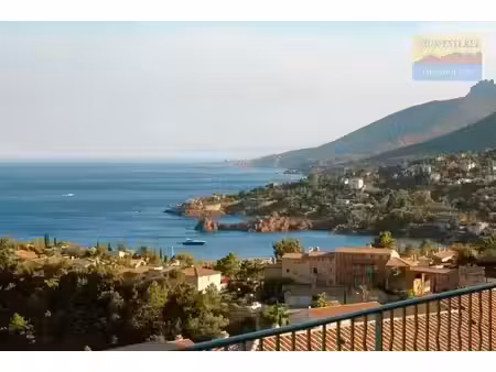 villa t3 – vue panoramique mer & estérel dans domaine provençal sécurisé avec piscine