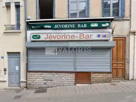 location commerce lyon 69004 92m²