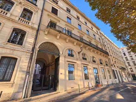 location bureaux 268m²