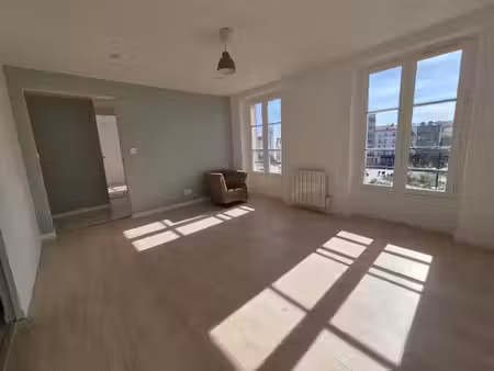 t3 rénové 45 5 m²  2 chambres  lumineux  2 greniers