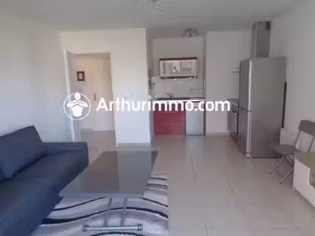location appartement 2 pièces 43 m2 à savigny-le-temple