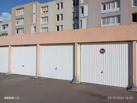 location parking 15 m² à torcy (77200)  100 €