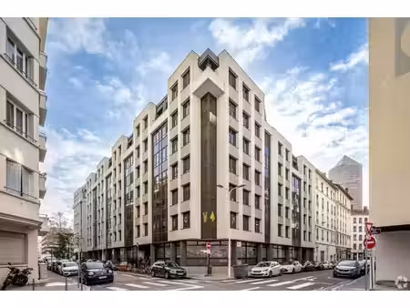 location bureaux 81m²