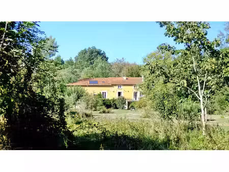 charente. moulin en pierre pour amoureux de la nature  8 ha  ruisseau  etang  maison...