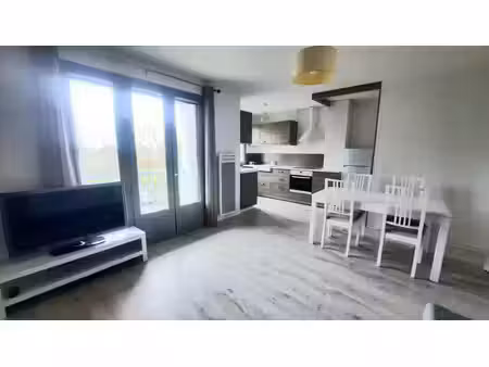 a louer - cugnaux - appartement t2 44 m² au 2eme étage avec cuisine équipée loué meublé - 