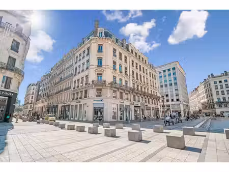 location bureaux lyon 69002 54m² à 317m²