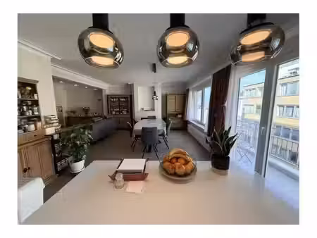 appartement à vendre avec terrasse et 2 chambres   saint-gilles (vbe85104)