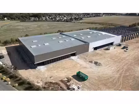 location commerce barjouville 28630 752m²