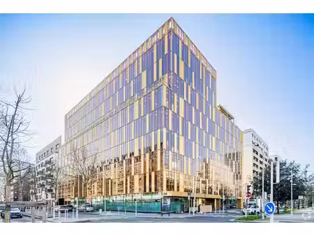 location bureaux 530m² à 1231m²
