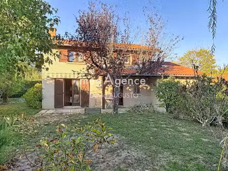 maison 4 chambres au calme  garage et terrain de 1060m2