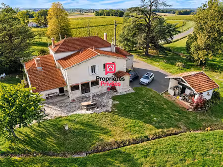 maison en pierre rénovée de 203 m² sur un terrain de 4 595 m²