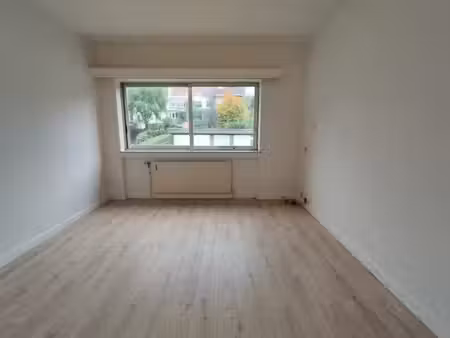 kraainem - joli petit studio avec belle vue dégagée