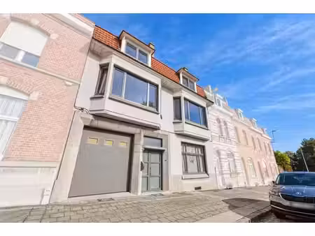 maison 5 chambres aux volumes généreux avec garage et jardin