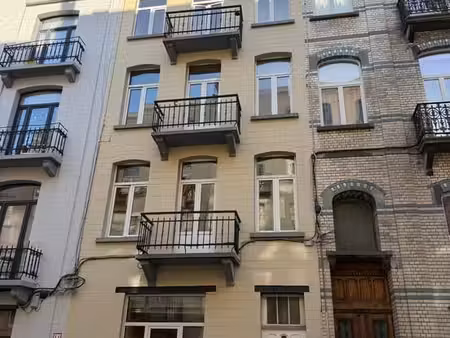 appartement lumineux à vendre à saint-gilles