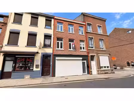 laveu - idéal pour maison de commerce ou colocation 4 ch.