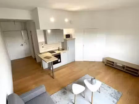 location appartement 2 pièces meublé au mans bollée (72000) : à louer 2 pièces meublé / 42