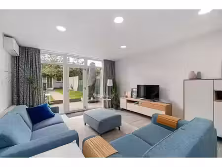 maison de ville prête à emménager avec 3 chambres et jardin