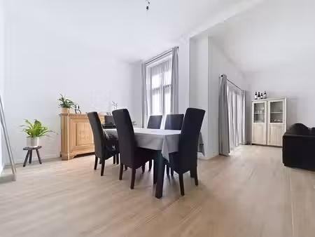 superbe appartement deux chambres avec jardin ! libre le 1er