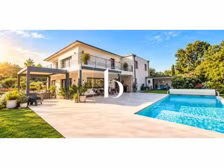 maison avec piscine et terrasse uzès (30)
