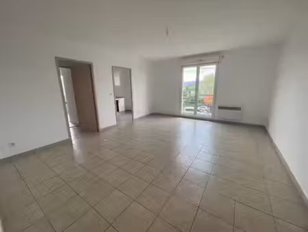 location appartement 3 pièces 61 m² à guilherand-granges (07500)