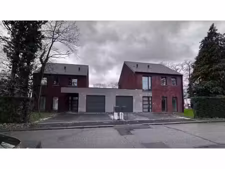 villa 4 chambres lumineuse avec garage