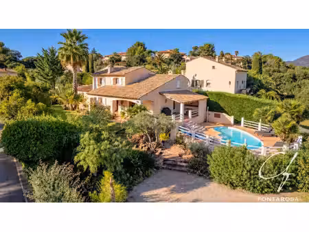 saint-raphaël  les golfs de valescure – villa de charme avec piscine