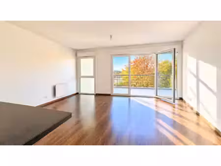 vente agréable t2 avec garage en sous sol