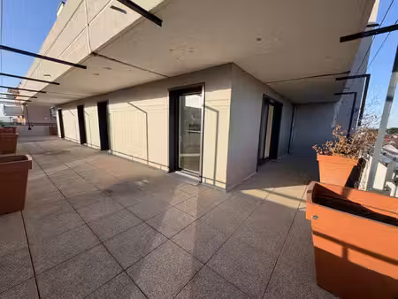 appartement t3 d'exception avec immense terrasse de 86 m2 et