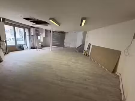 vend local commercial de 150m2 à béziers