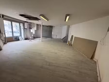 vend local commercial de 150m2 à béziers