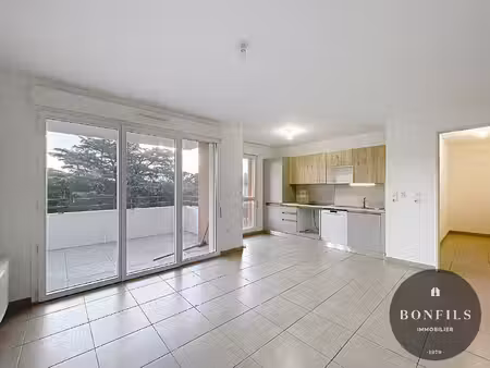 a louer avignon extra-muros ( 84000 ) : t3 vide - terrasse - parking - ascenseur - résiden
