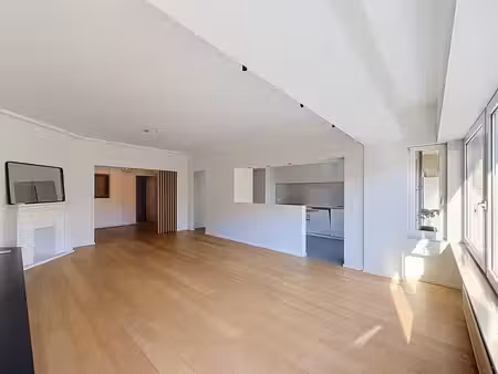 très bel appartement en plein centre-ville