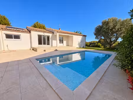 villa de plain-pied de 123 m2 avec piscine  pool house et ga