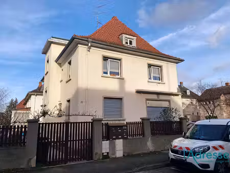 studio avec balcon et cave