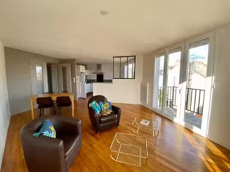 appartement t3 meublé - 84m² - butte sainte anne