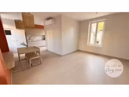 maison année 30 rénovée à proximité du bouchon avec 2 chambr