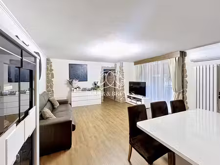 appartement t4 de 2029 - balcon - garage - climatisation