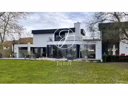 maison de luxe à vendre à genech