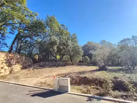 vente terrain 725 m² à lorgues (83510)  150 000 €