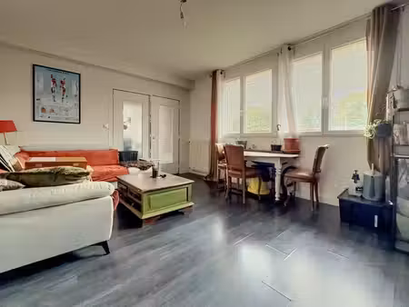 appartement t4 au rez-de-chaussée avec cave